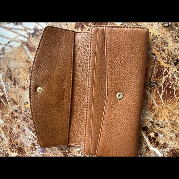 Michael Kors Slim Flap Wallet - Brown - Picture 3 of 17